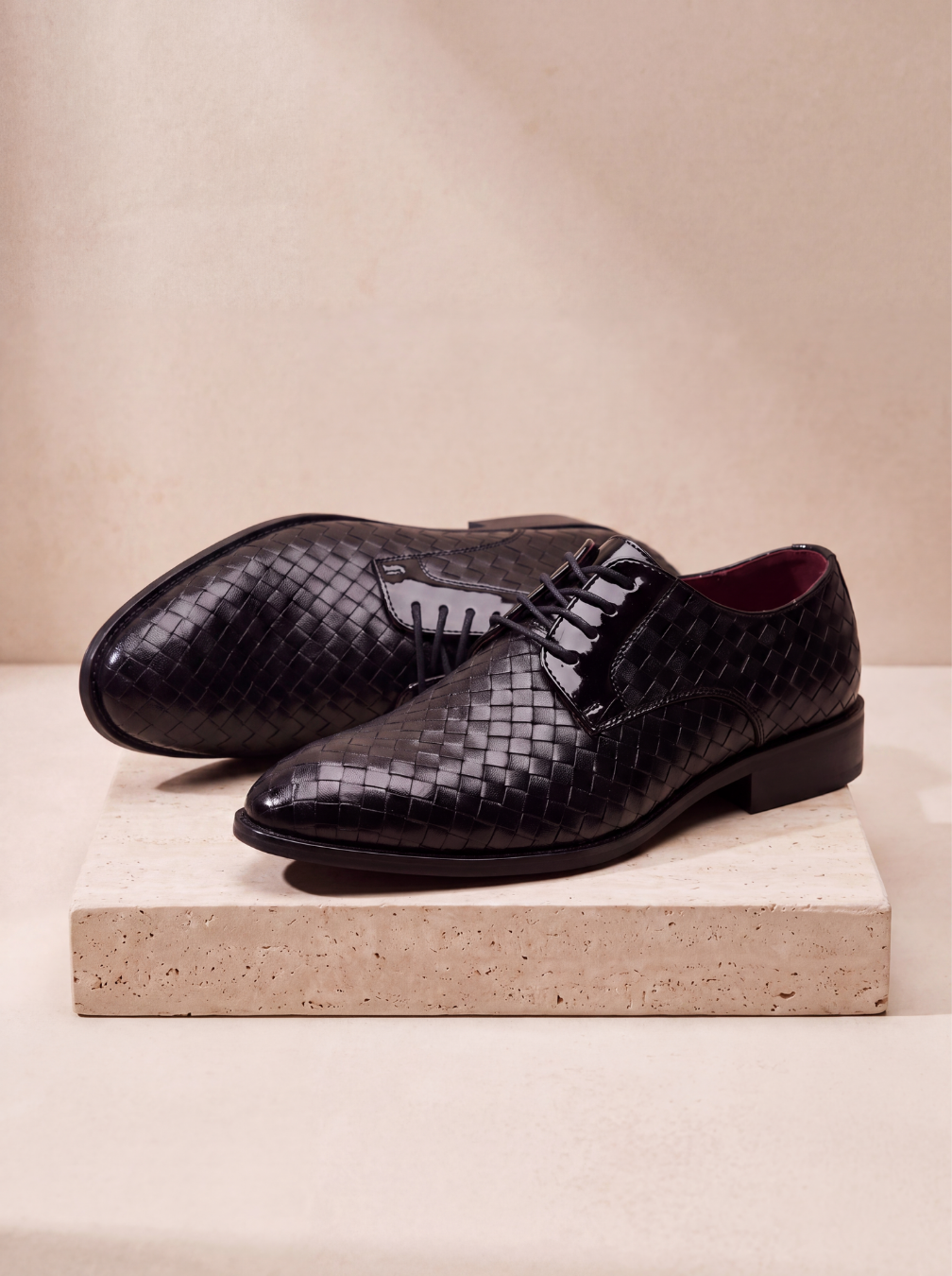 Embossed leather lace-up shoes men