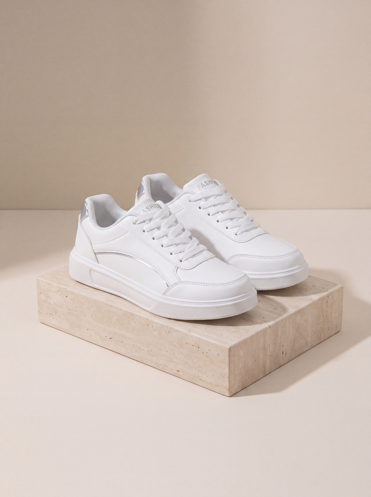 Lace-up sneakers casual fit women