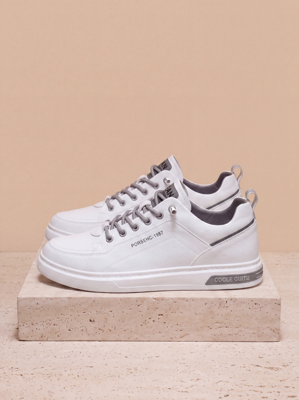 Low-top trainers for men