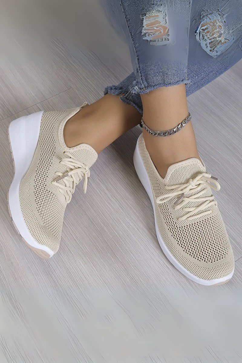 Lightweight mesh trainers with platform design for casual outfits