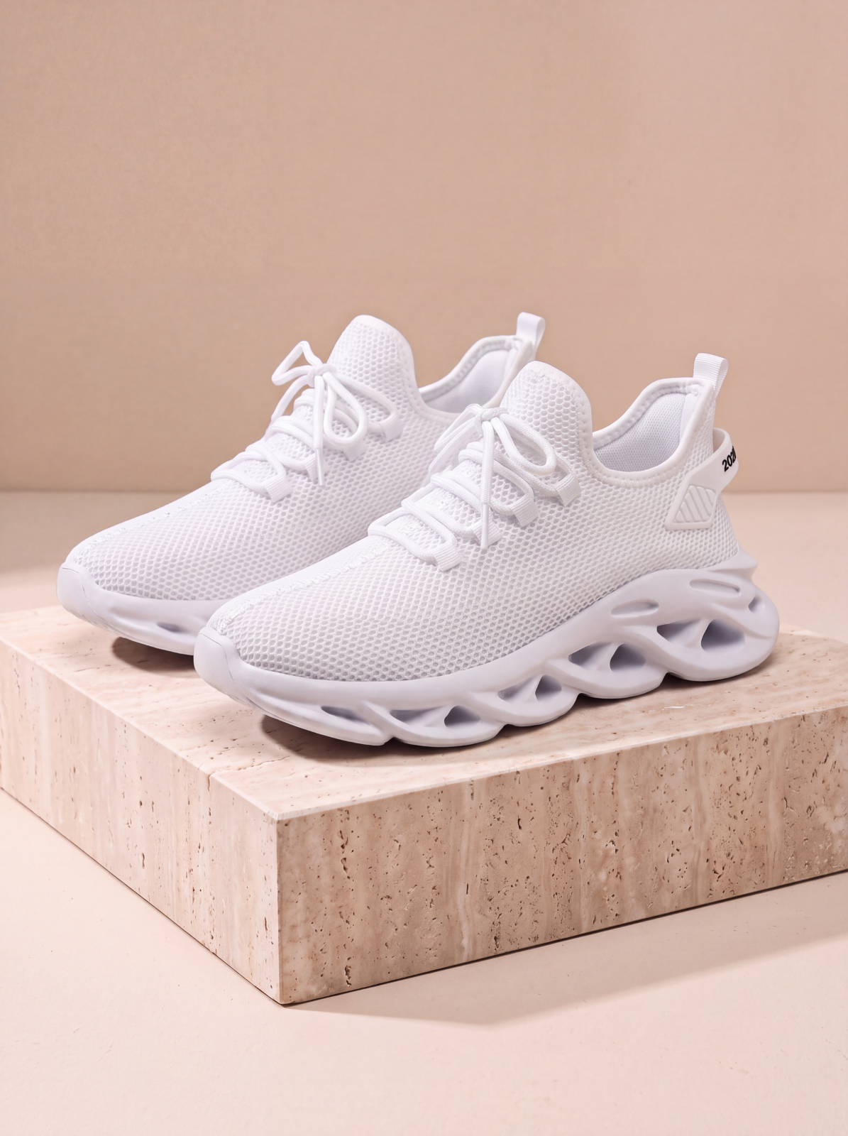 Mesh running shoes for men