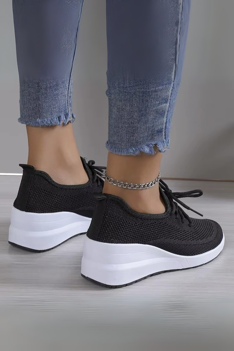 Platform trainers in breathable mesh for women casual style