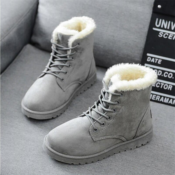 Suede winter boots with fleece lining and adjustable laces