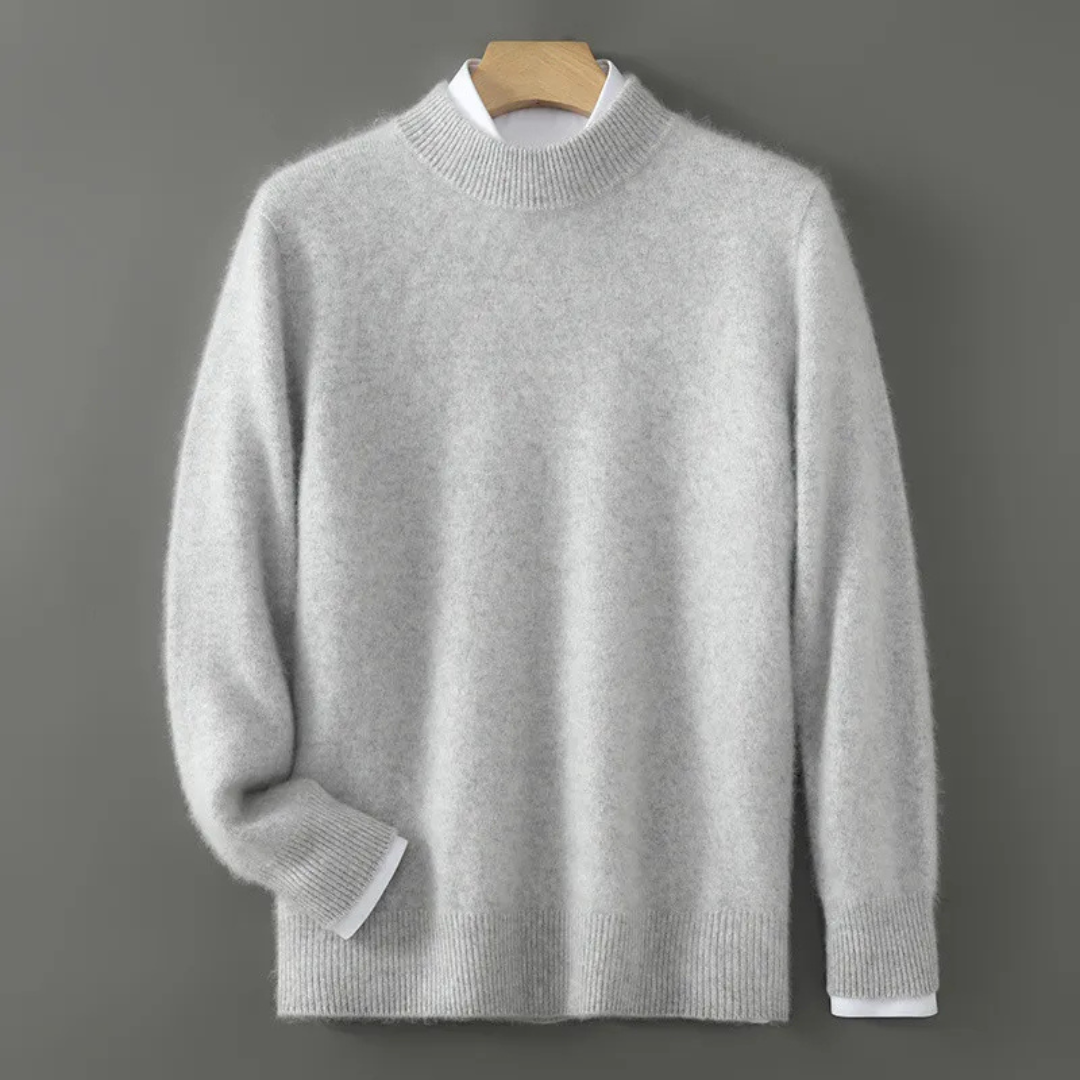 Wool pullover with crew neckline and relaxed body shape