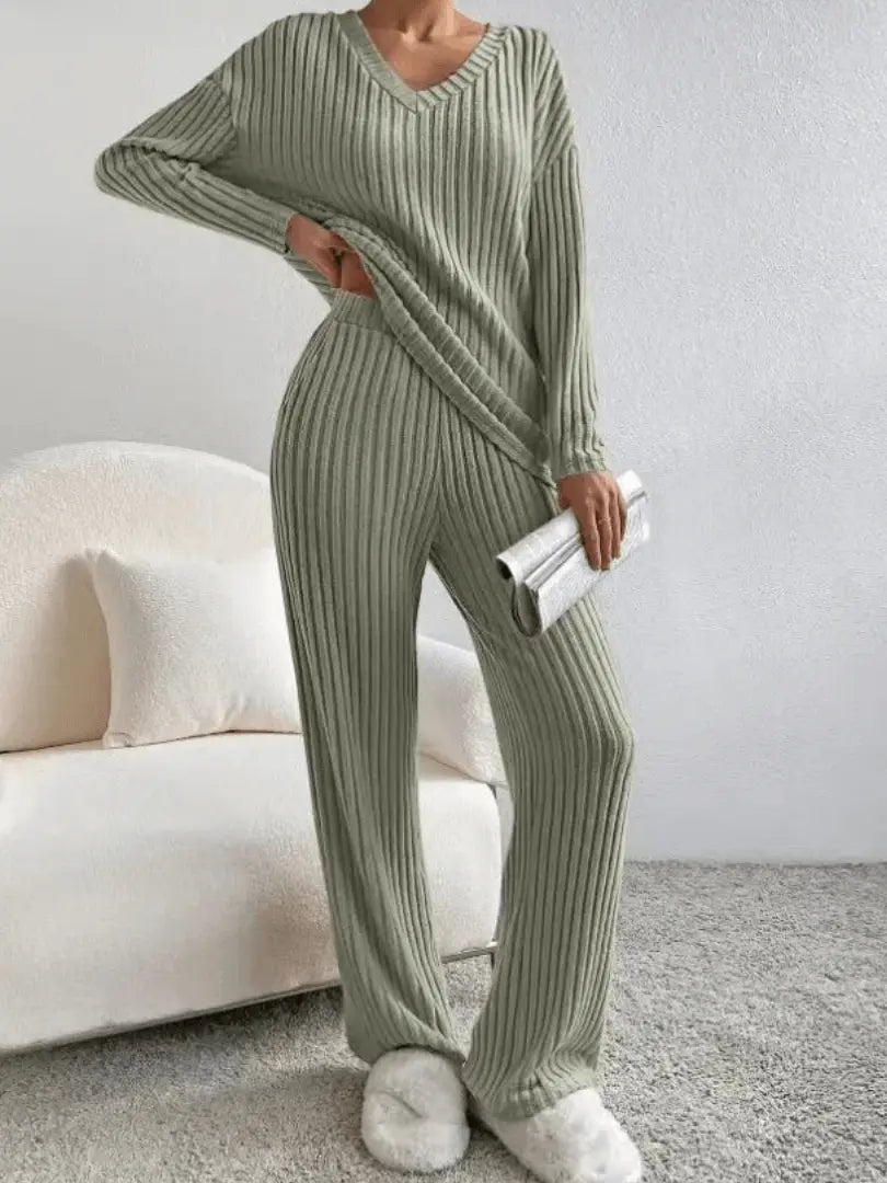 full length ribbed trousers with elastic waist casual fit