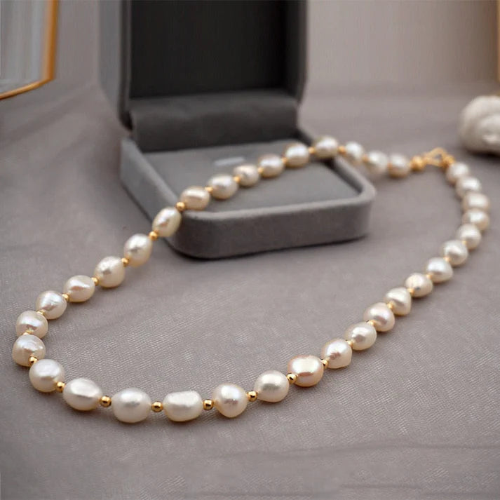 necklace showing pearl and alloy chain detail
