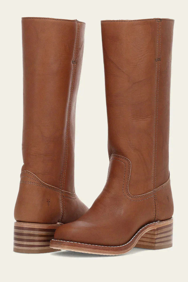 Leather pull-on boots with slim silhouette for women