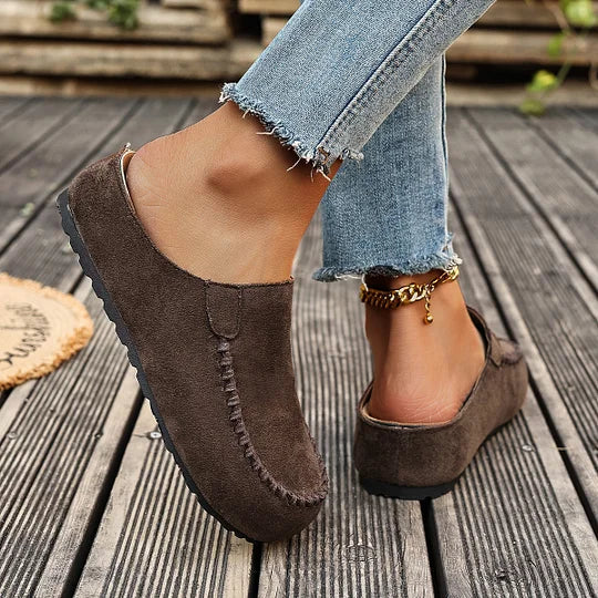 Women's coloured vintage mules with supportive sole and slip-on design