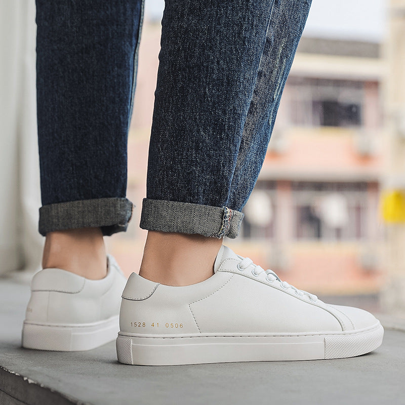 Low-top leather trainers with rubber sole and standard fit