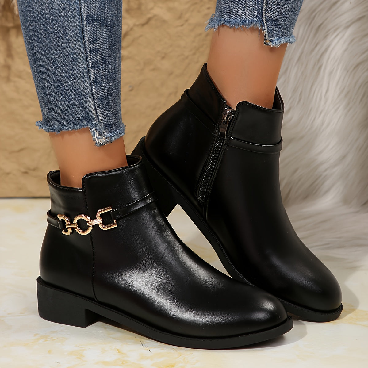 PU Leather Ankle Boots Casual Fit Women 0ASynthetic leather ankle boot with side zip closure on woman