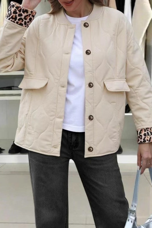 Polyester jacket with quilted design and relaxed fit for women