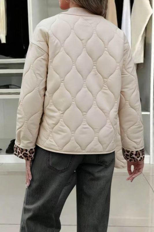Women's relaxed fit jacket with quilted texture and zip front