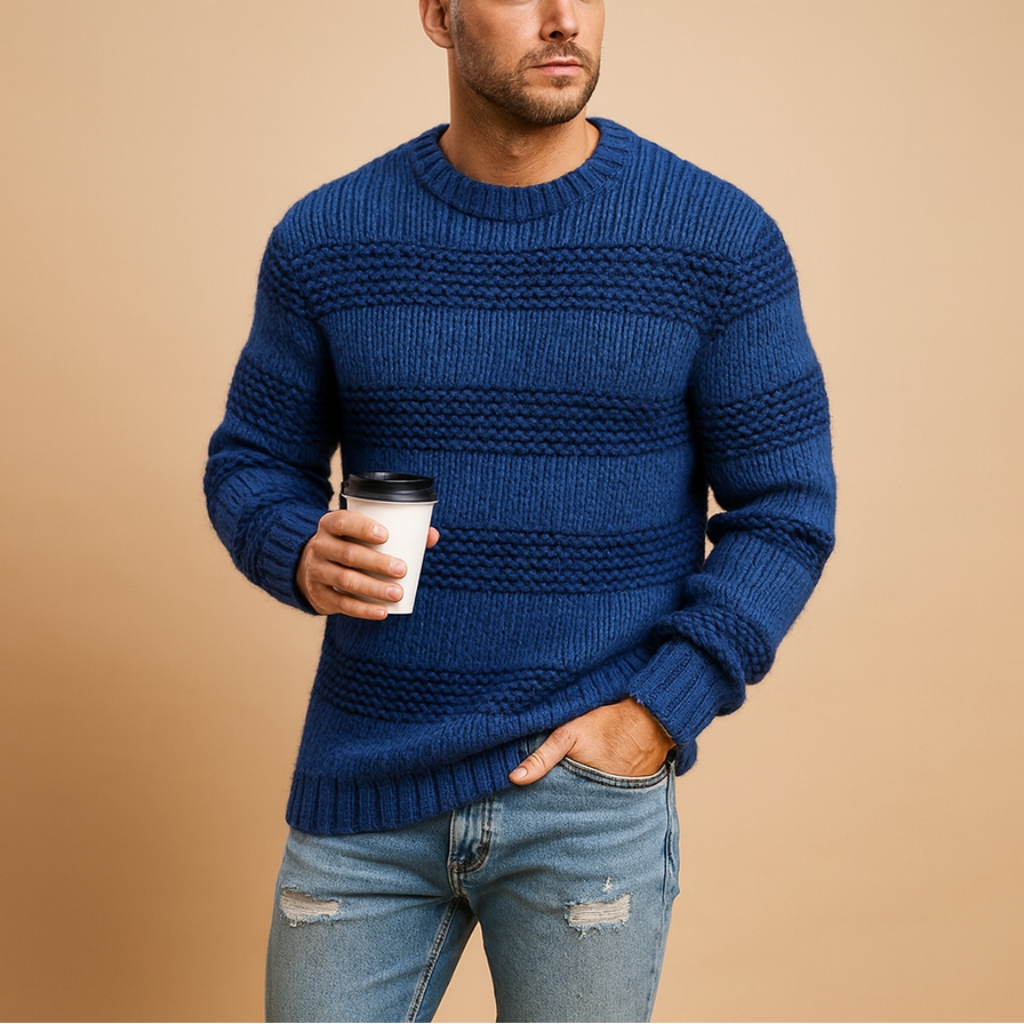 Soft wool knit jumper with crew neckline in regular fit