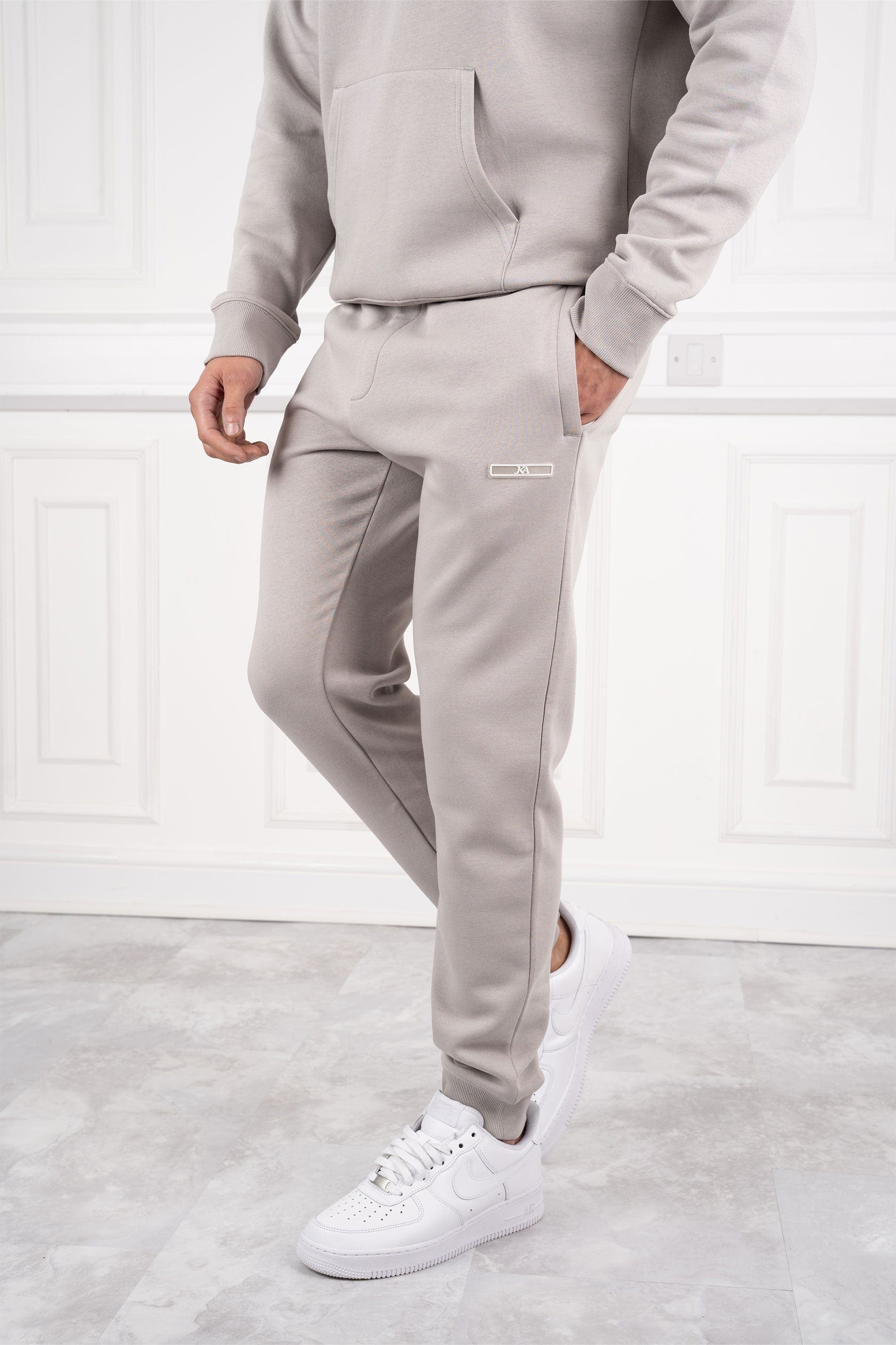 Two-piece loungewear set with ribbed cuffs for men