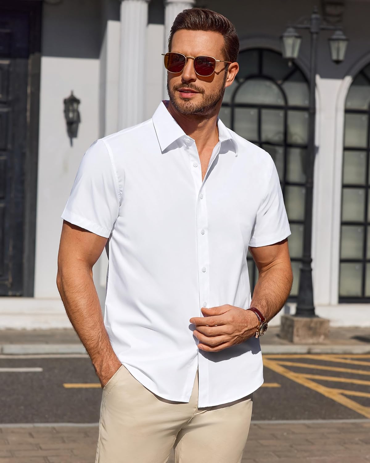 Men's short sleeve business shirt with a pointed collar and button fastening