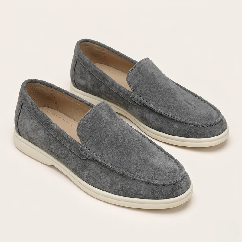 Men's classic loafers with flat sole construction