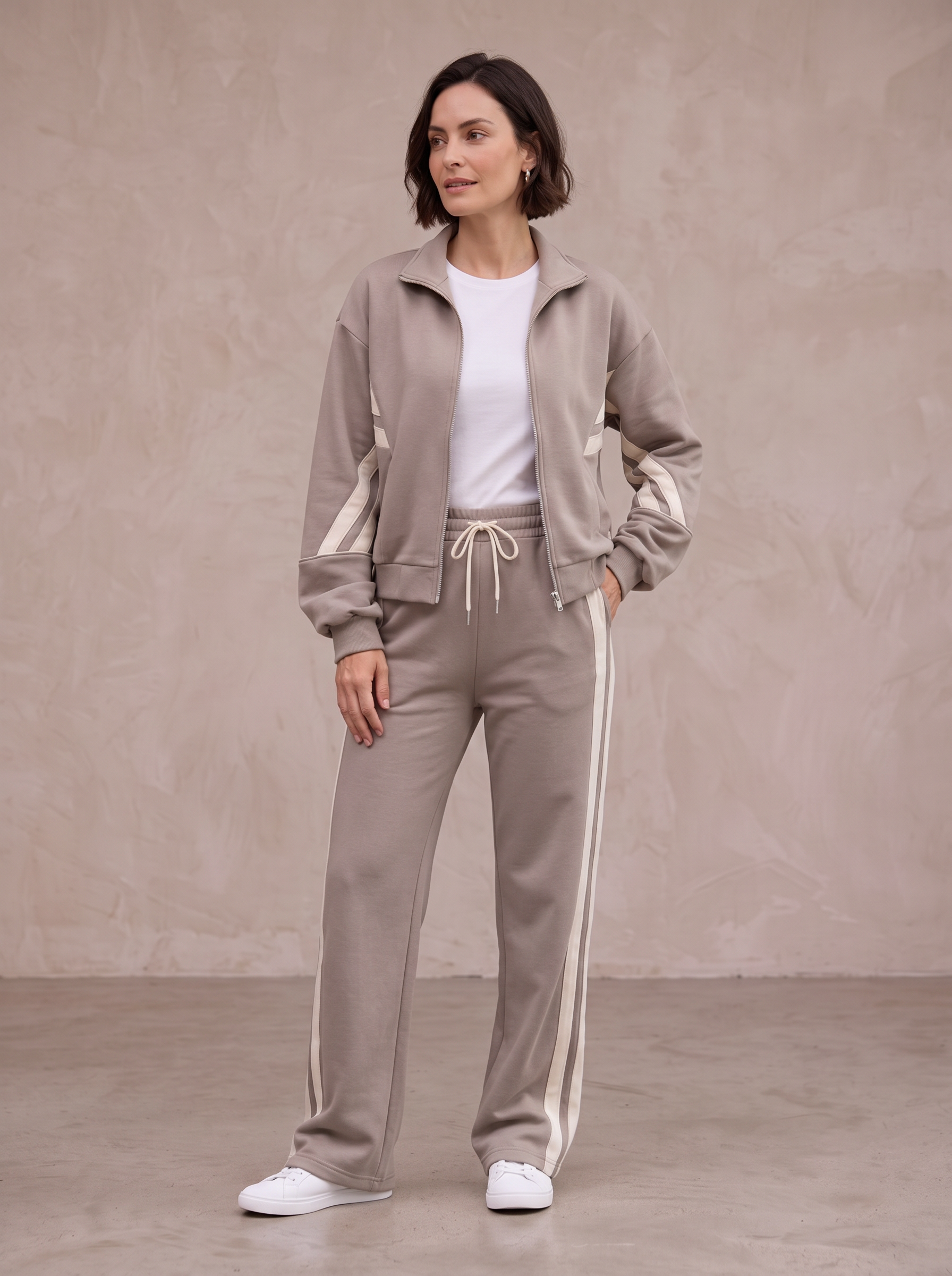 Women's training outfit set