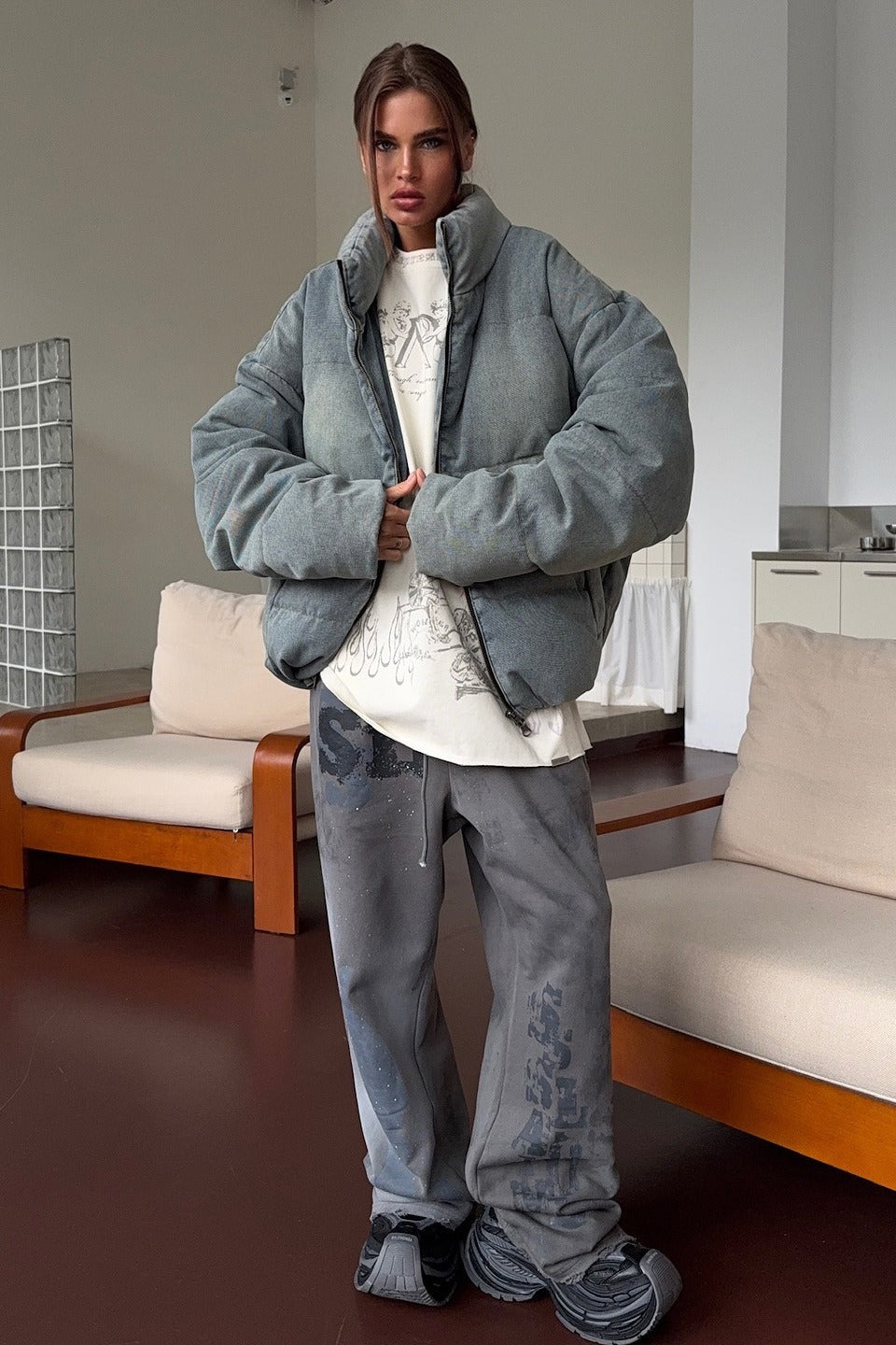 Loose fit puffer jacket with diamond quilting and practical pockets