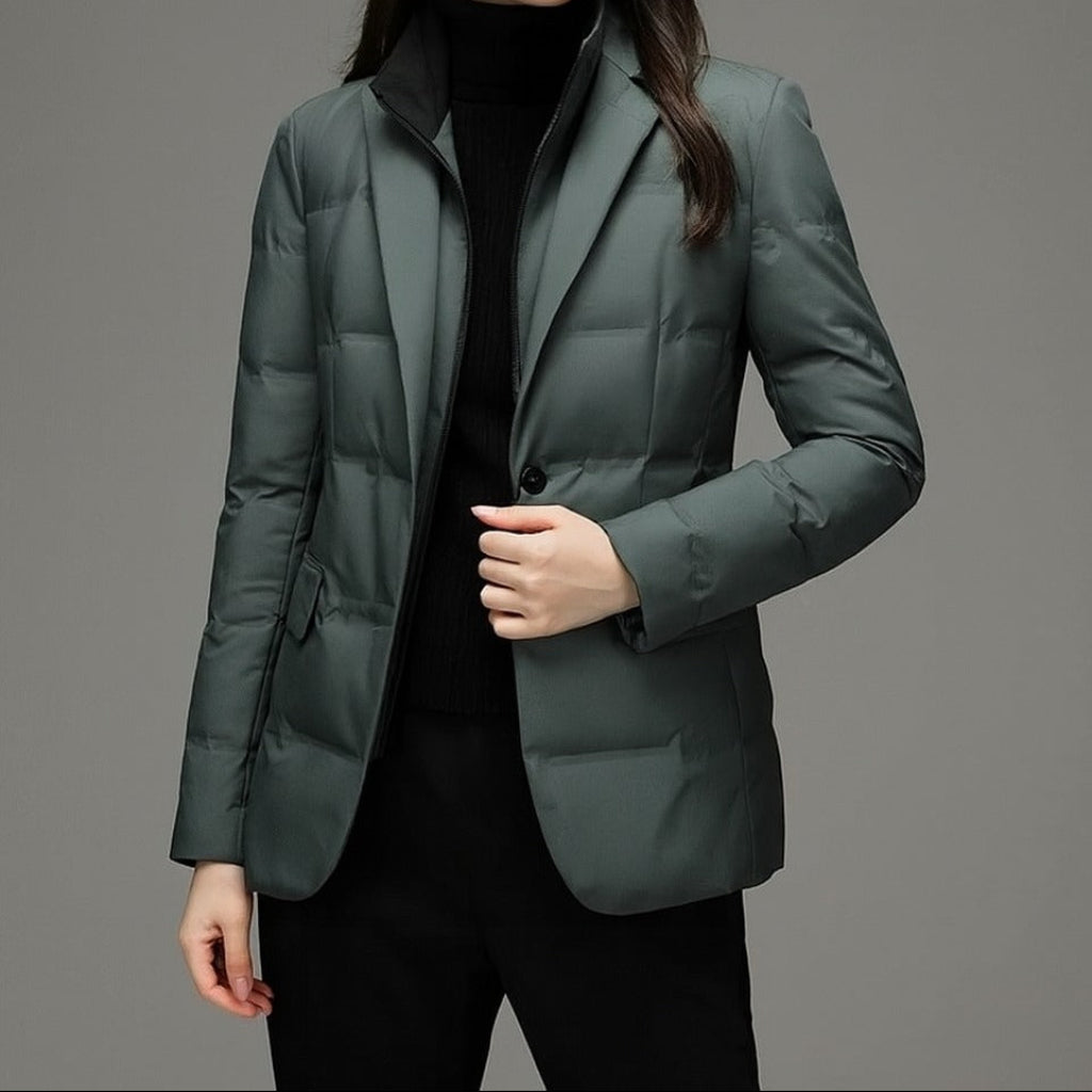 Polyester blazer worn buttoned with fitted silhouette for women