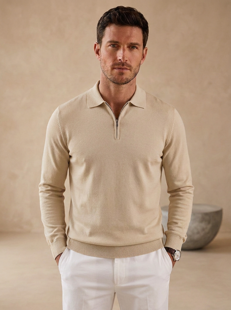 Regular fit polo with a short zip opening