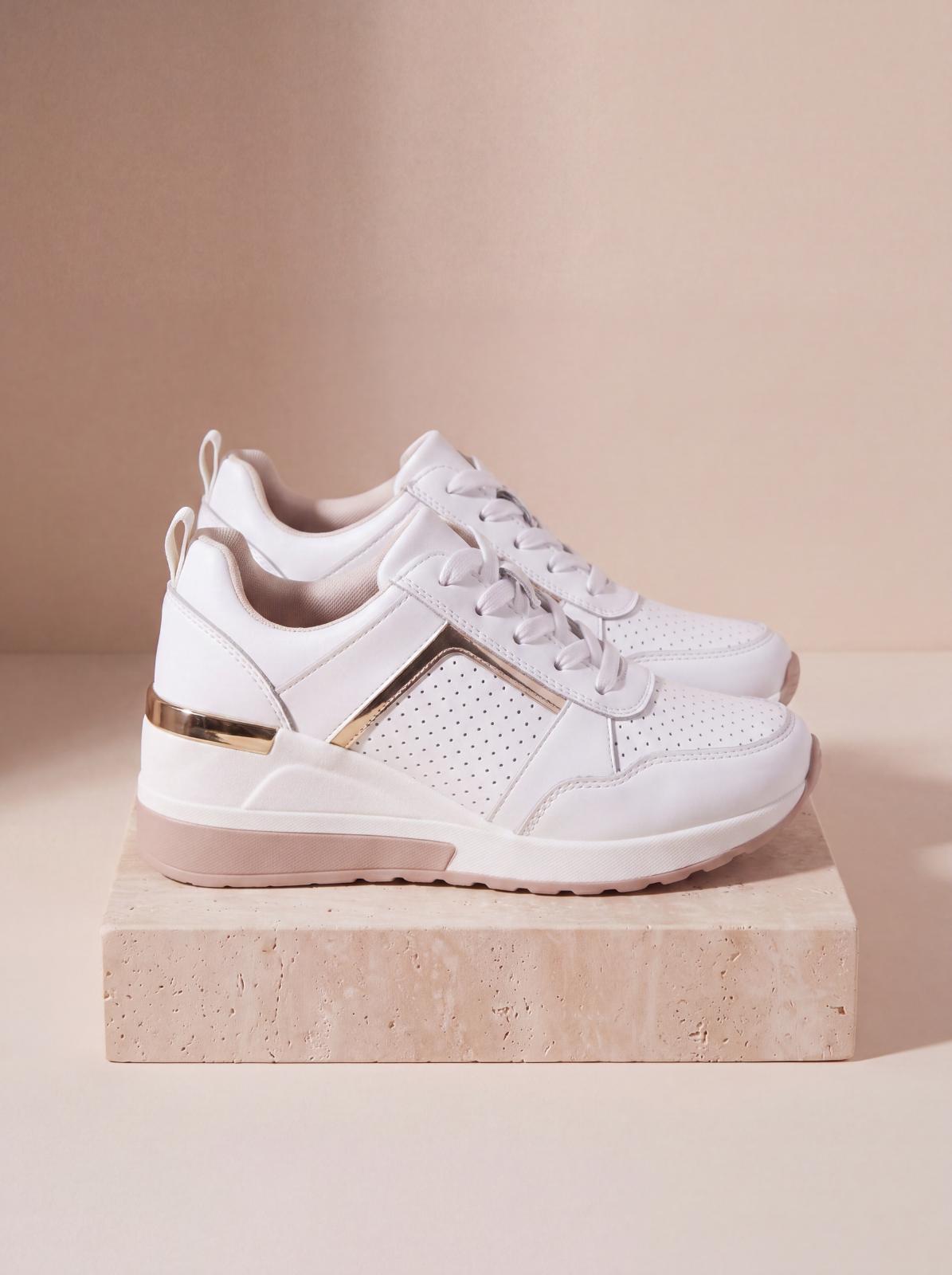 Low-top sneakers casual women