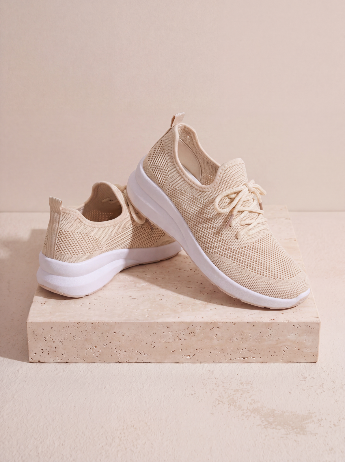 Women's mesh platform trainers