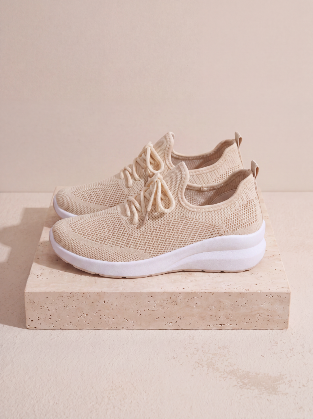 Mesh lace-up trainers for women