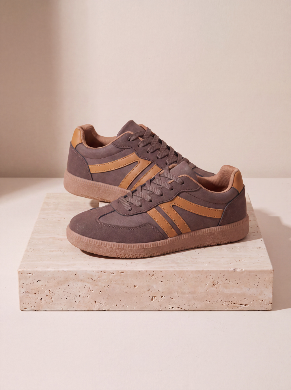Lace-up shoes for women