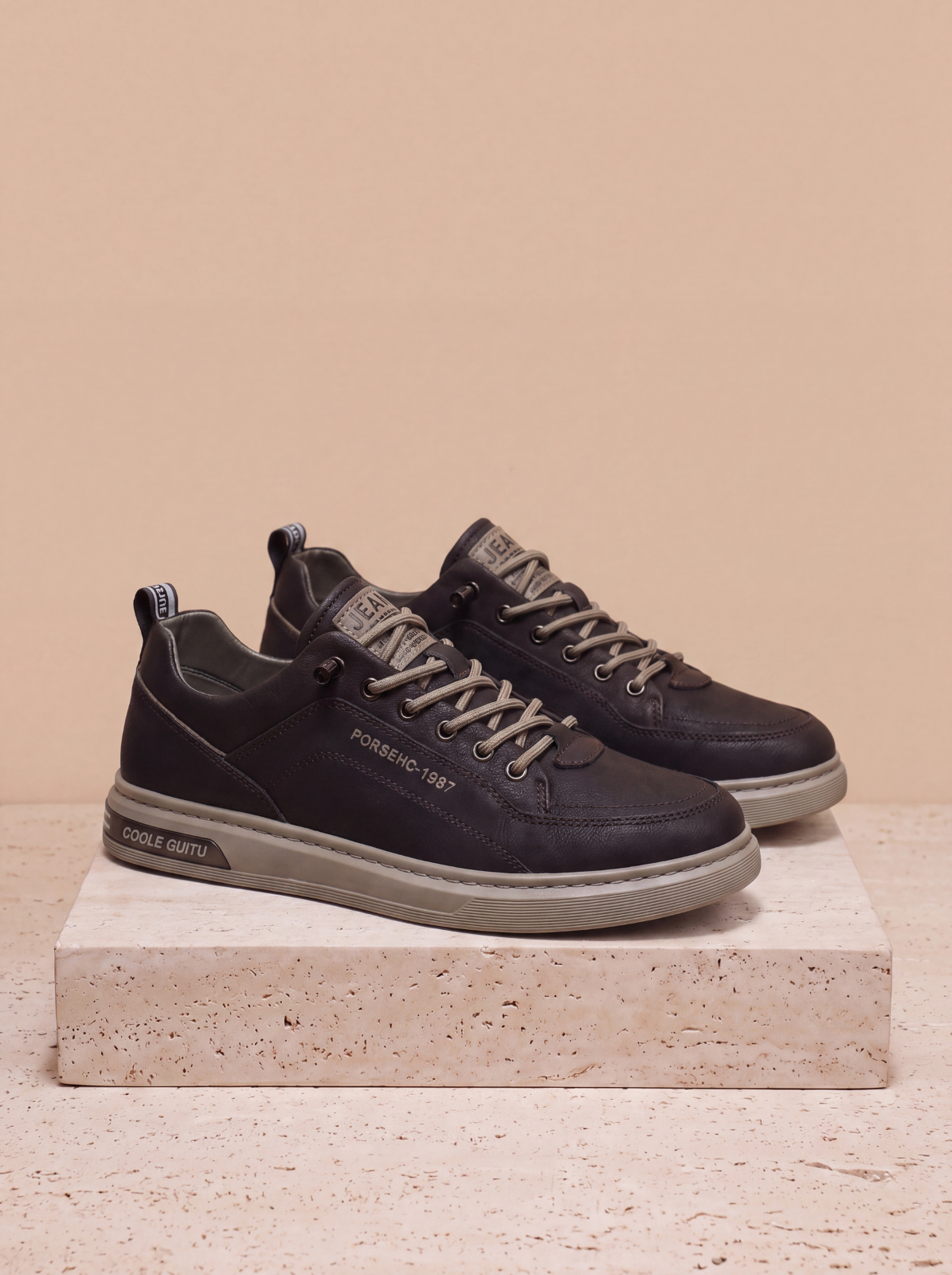 Standard fit trainers men