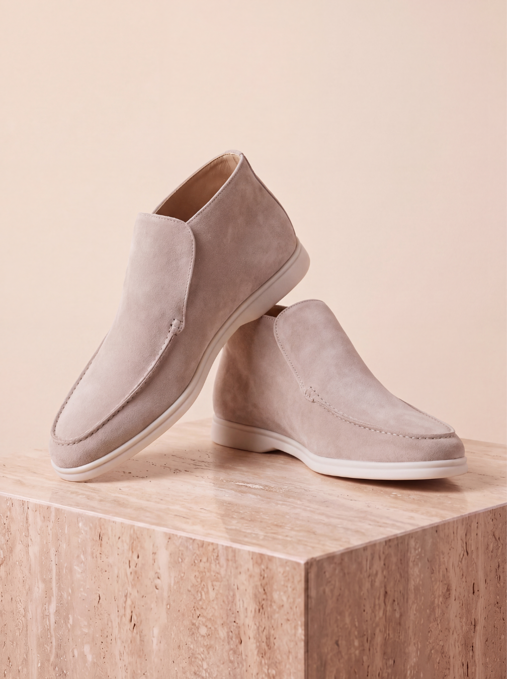 Casual trainers for men