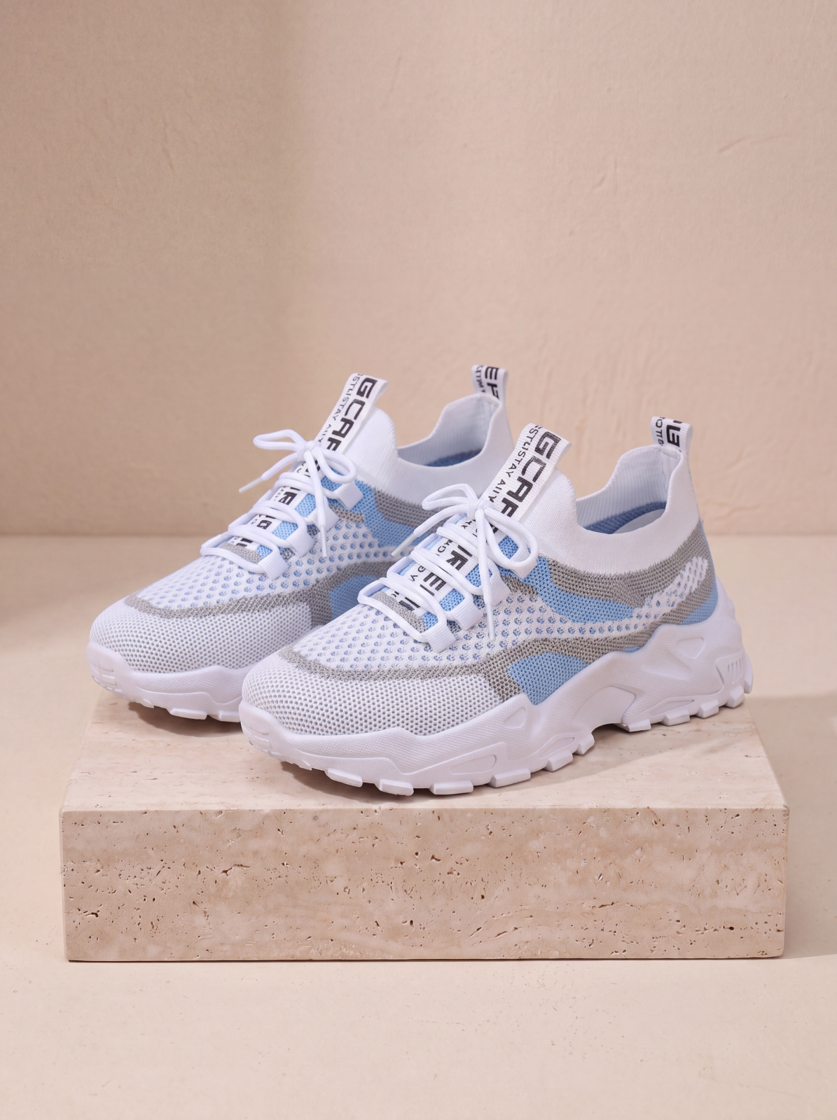 Thick sole sneakers for women