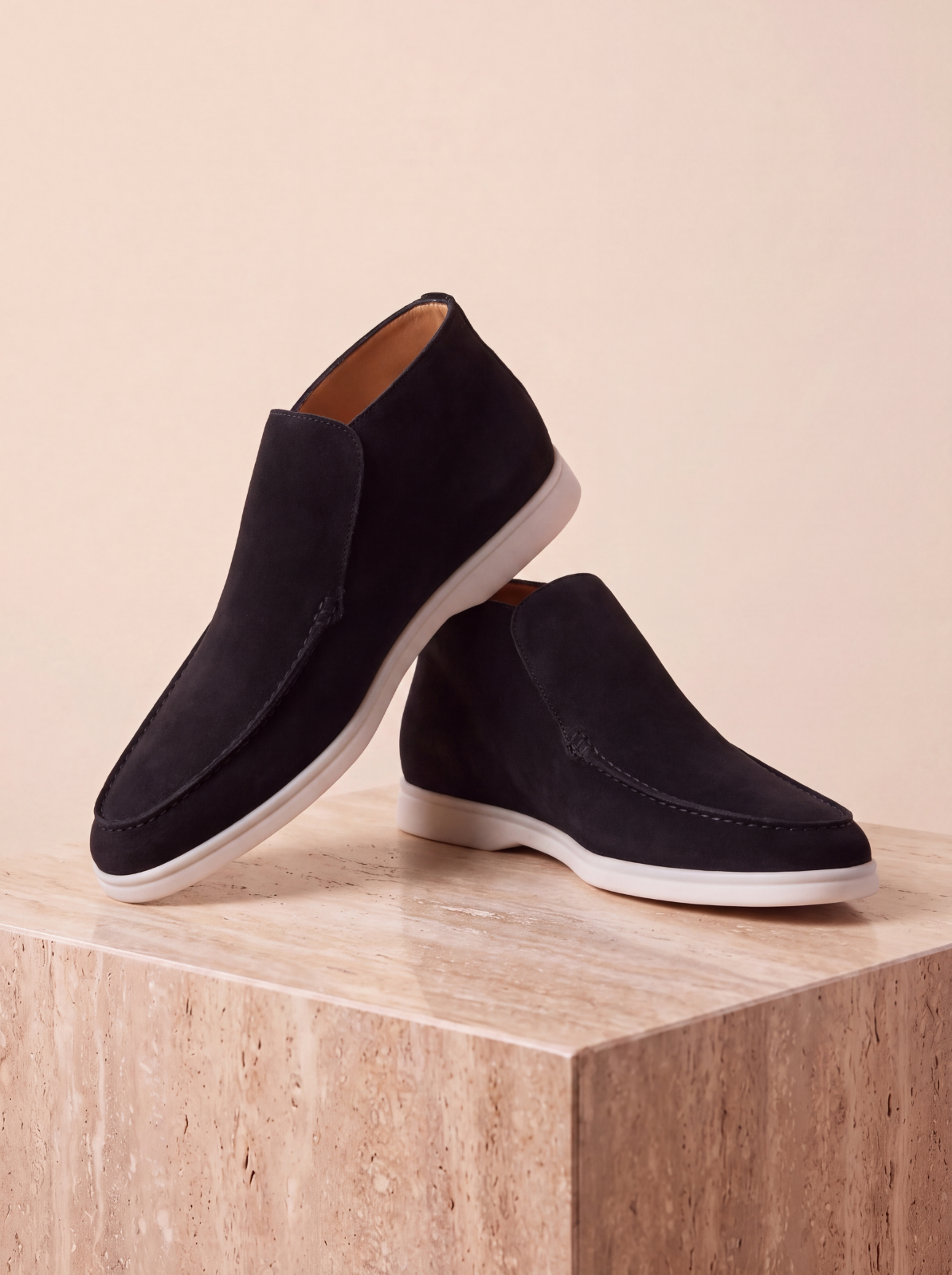 Men's casual sneakers