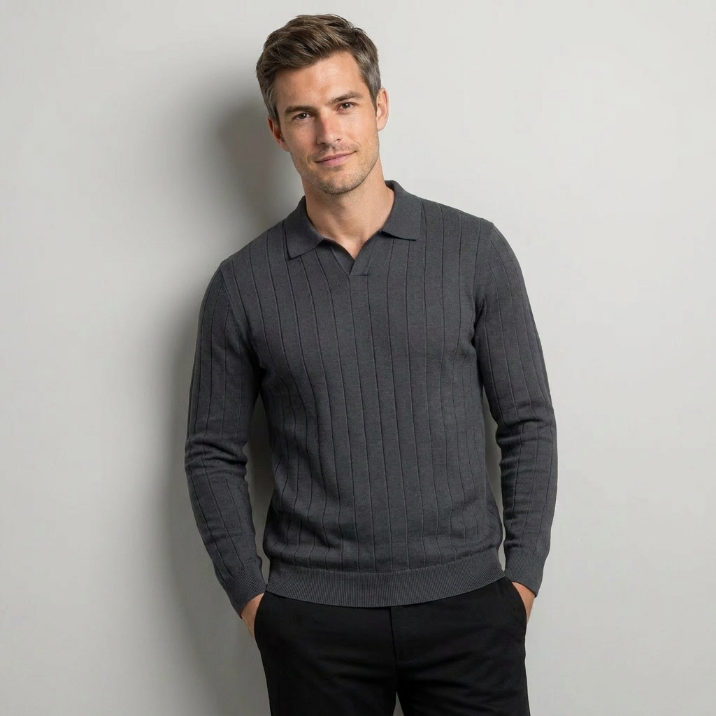 Long sleeve cuff detail on knitted polo shirt