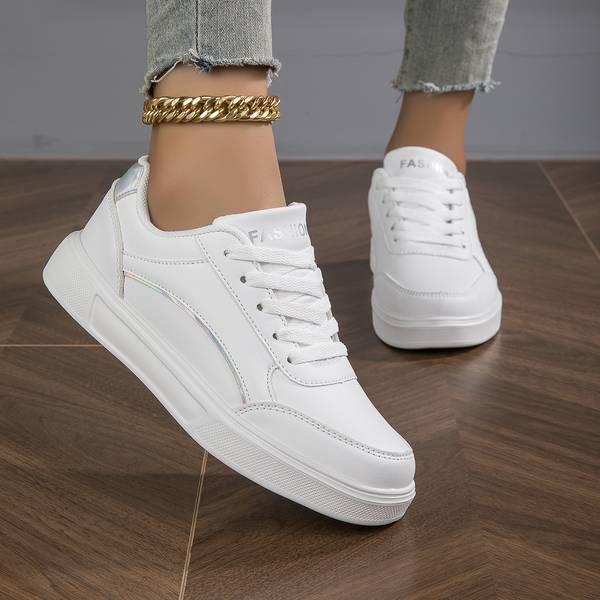 Baskets Blanches avec Détails Métalliques Femme