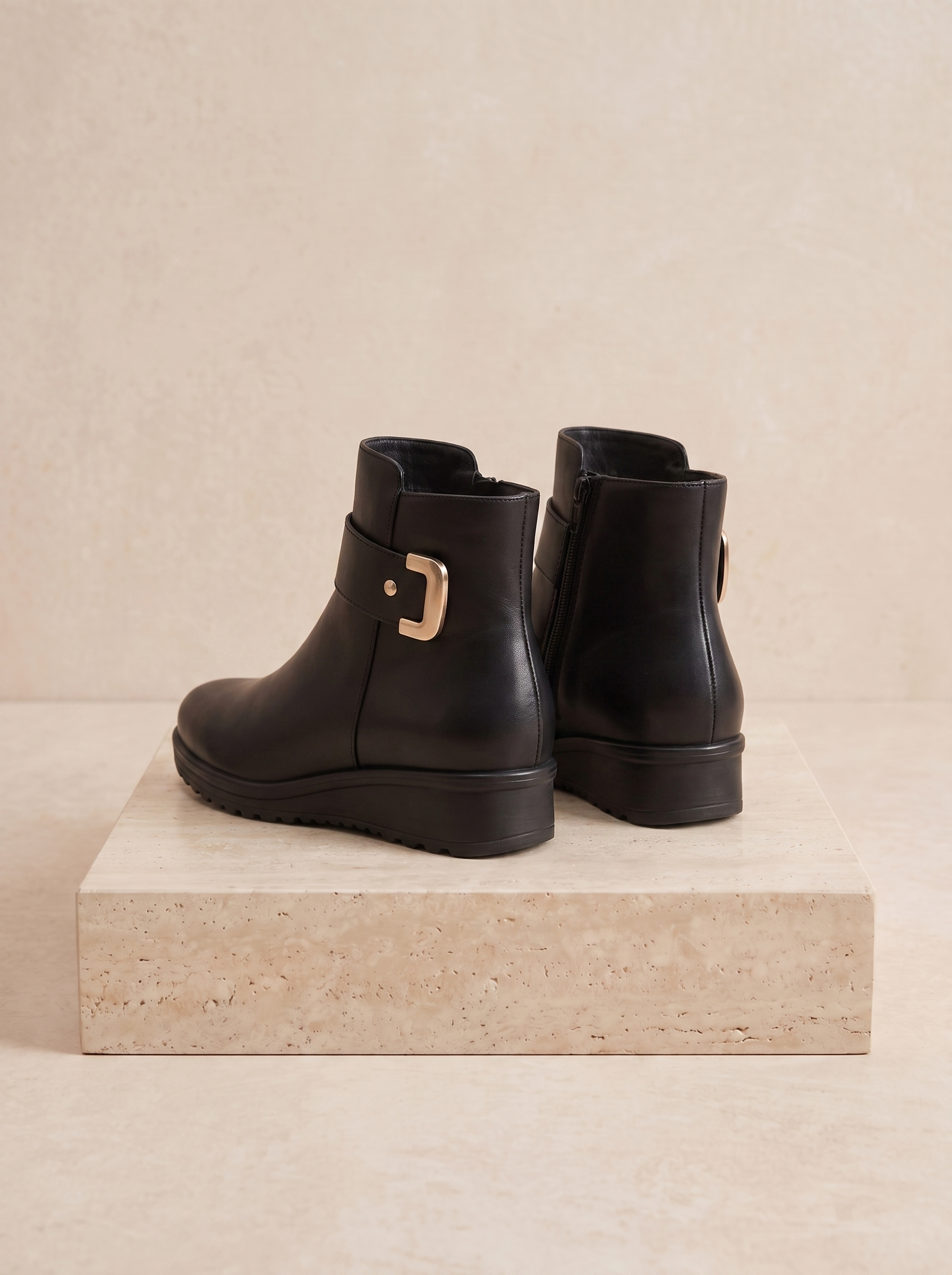 Women's faux leather ankle boots