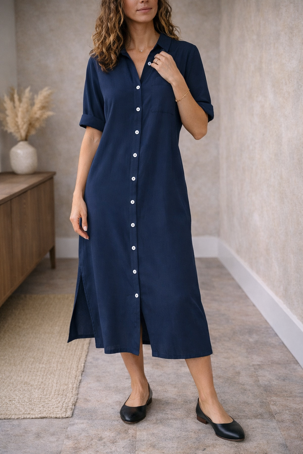 Breathable midi dress with a classic silhouette