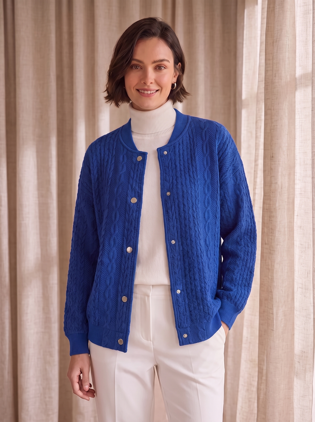 Women's cropped knit cardigan