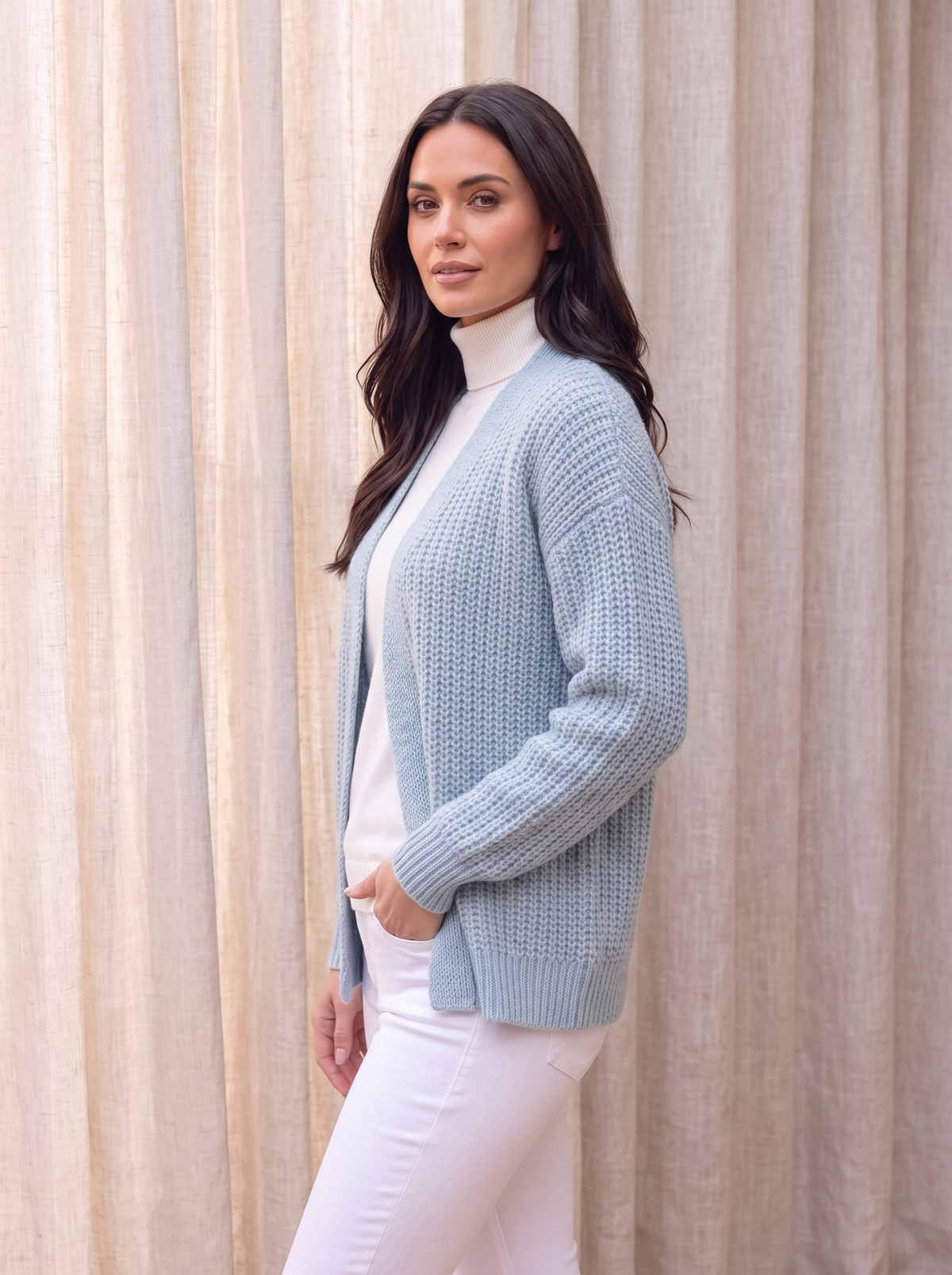 Women's slim fit knit cardigan