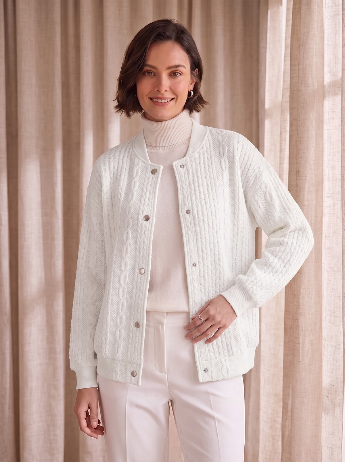 Women's knitted cardigan