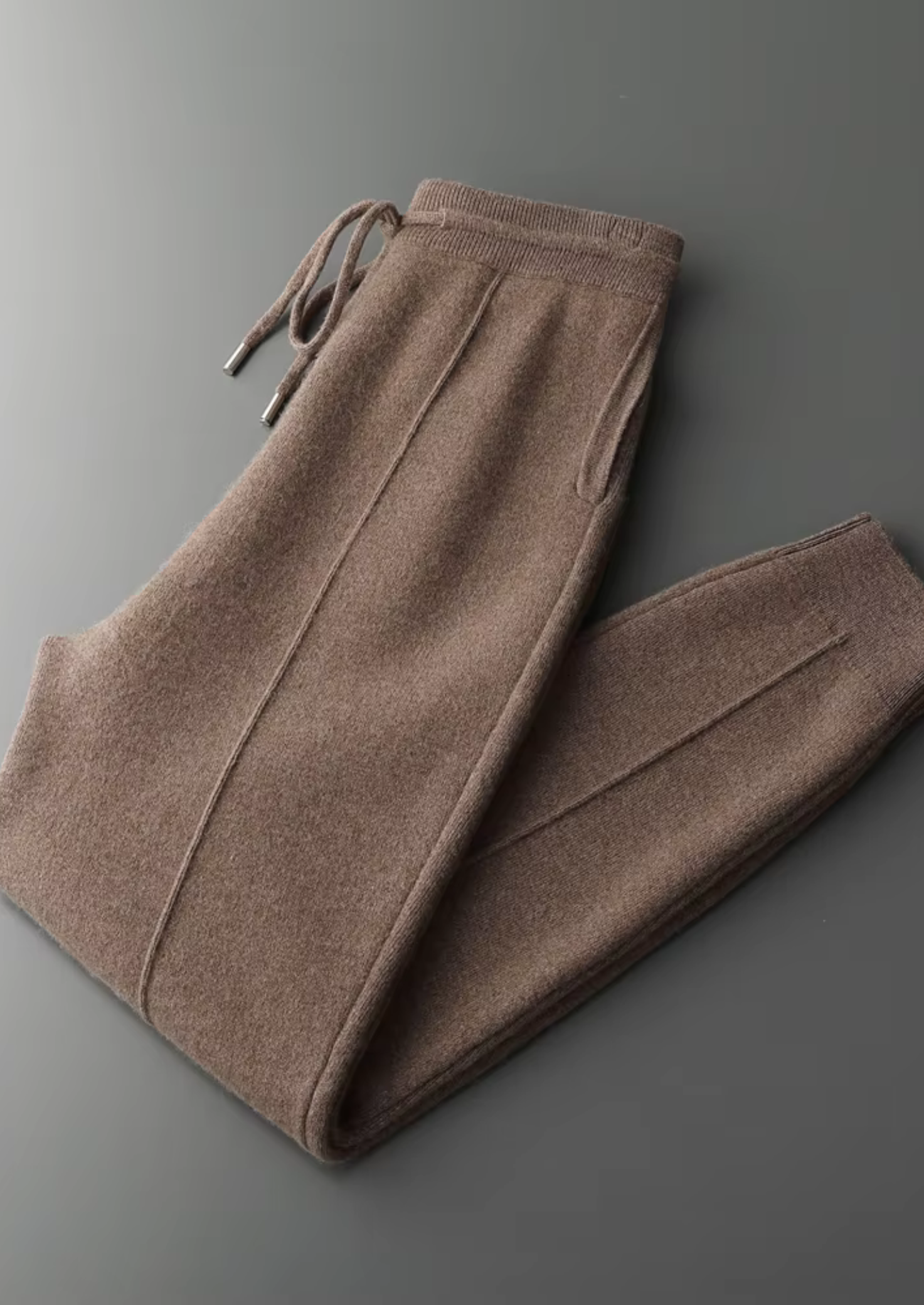 Men's trousers designed for versatile styling