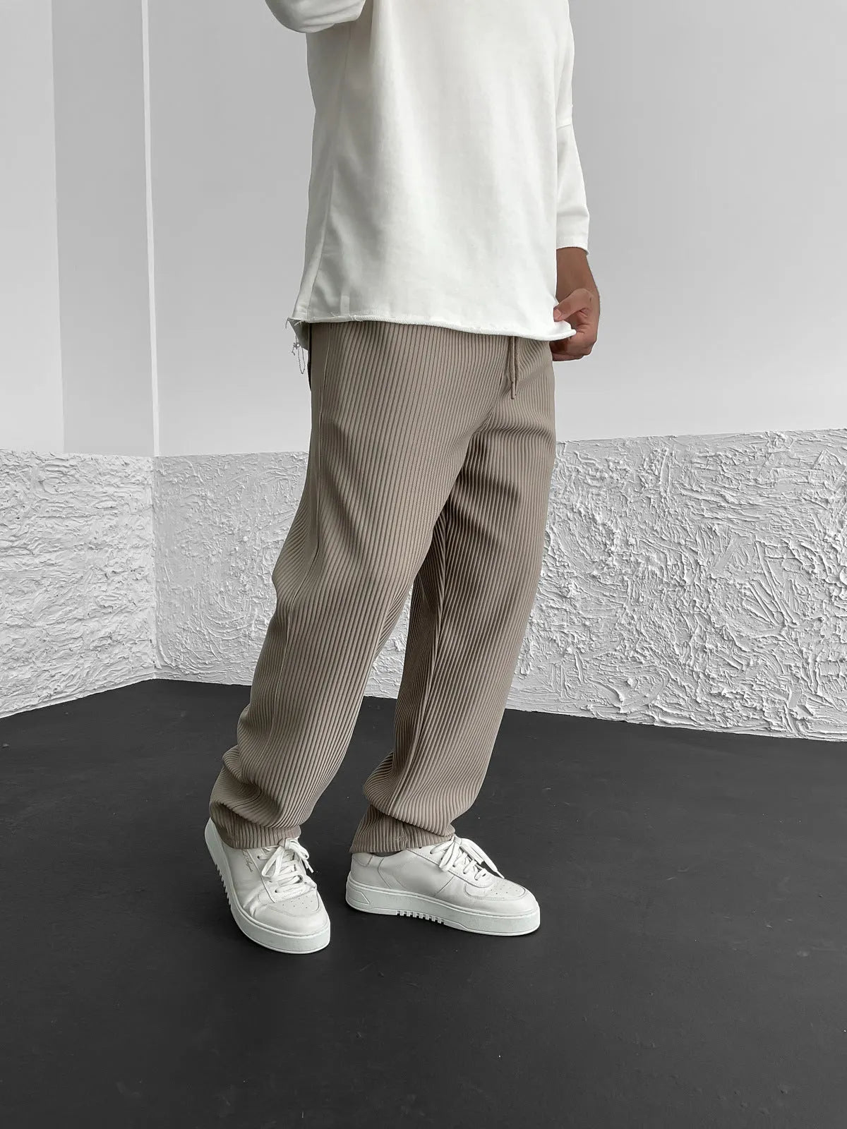 Breathable cotton trousers with comfortable relaxed fit
