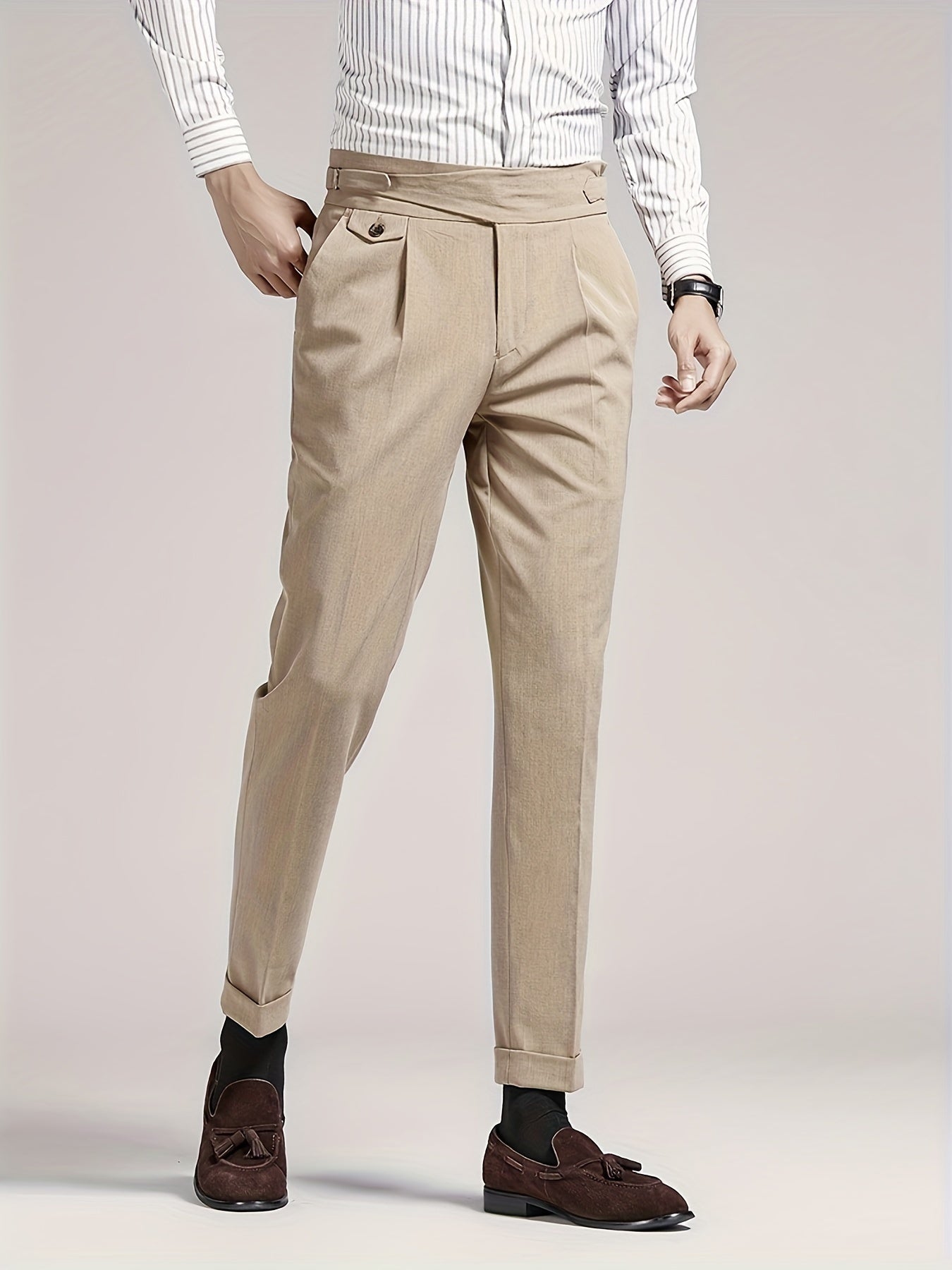 Casual cotton trousers with a regular fit