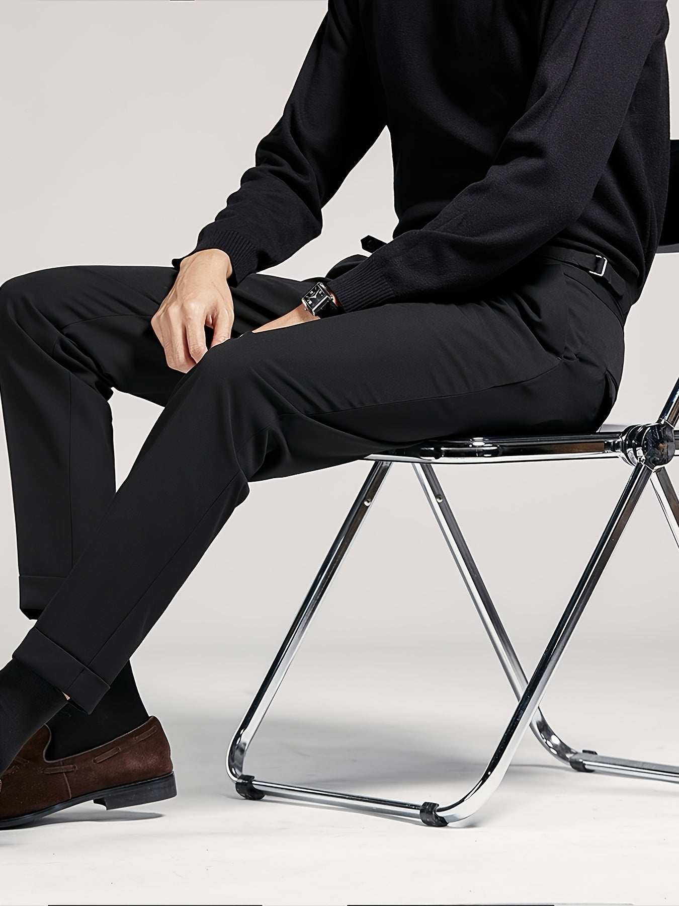 High rise trousers with a comfortable fit