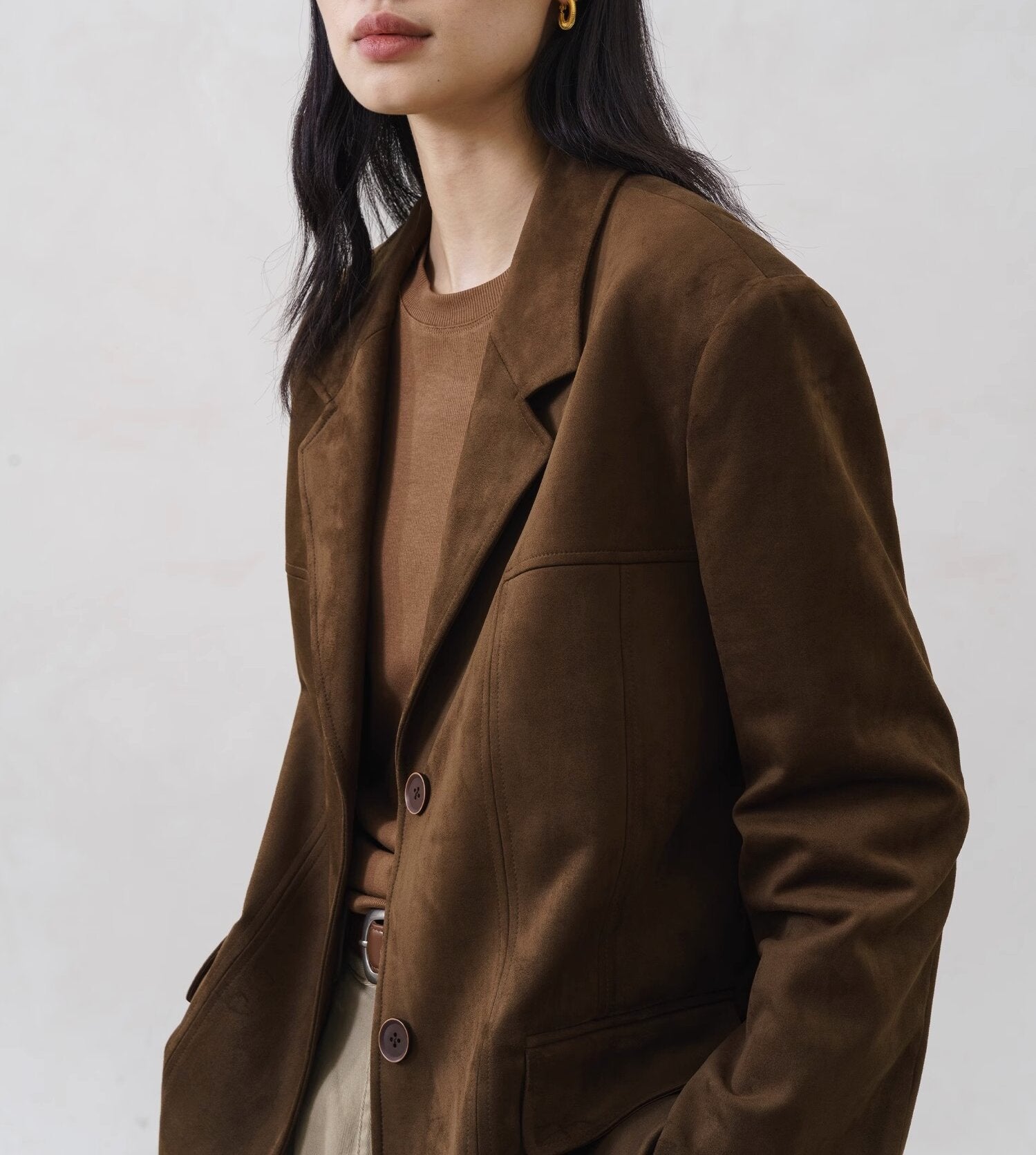 structured jacket with long sleeves and professional tailoring
