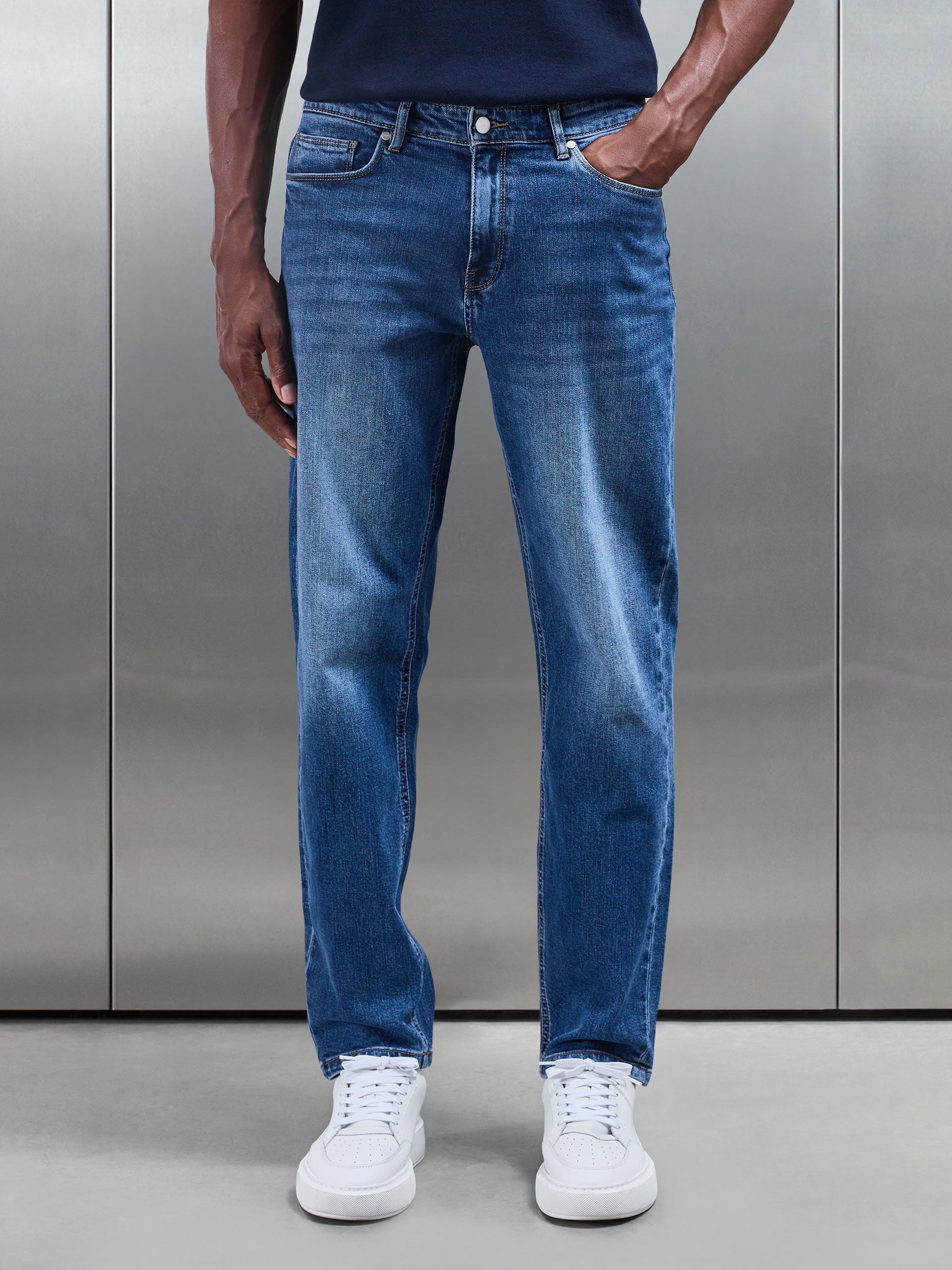 Jean Droit en Denim Bleu Mi-Bleu pour Homme