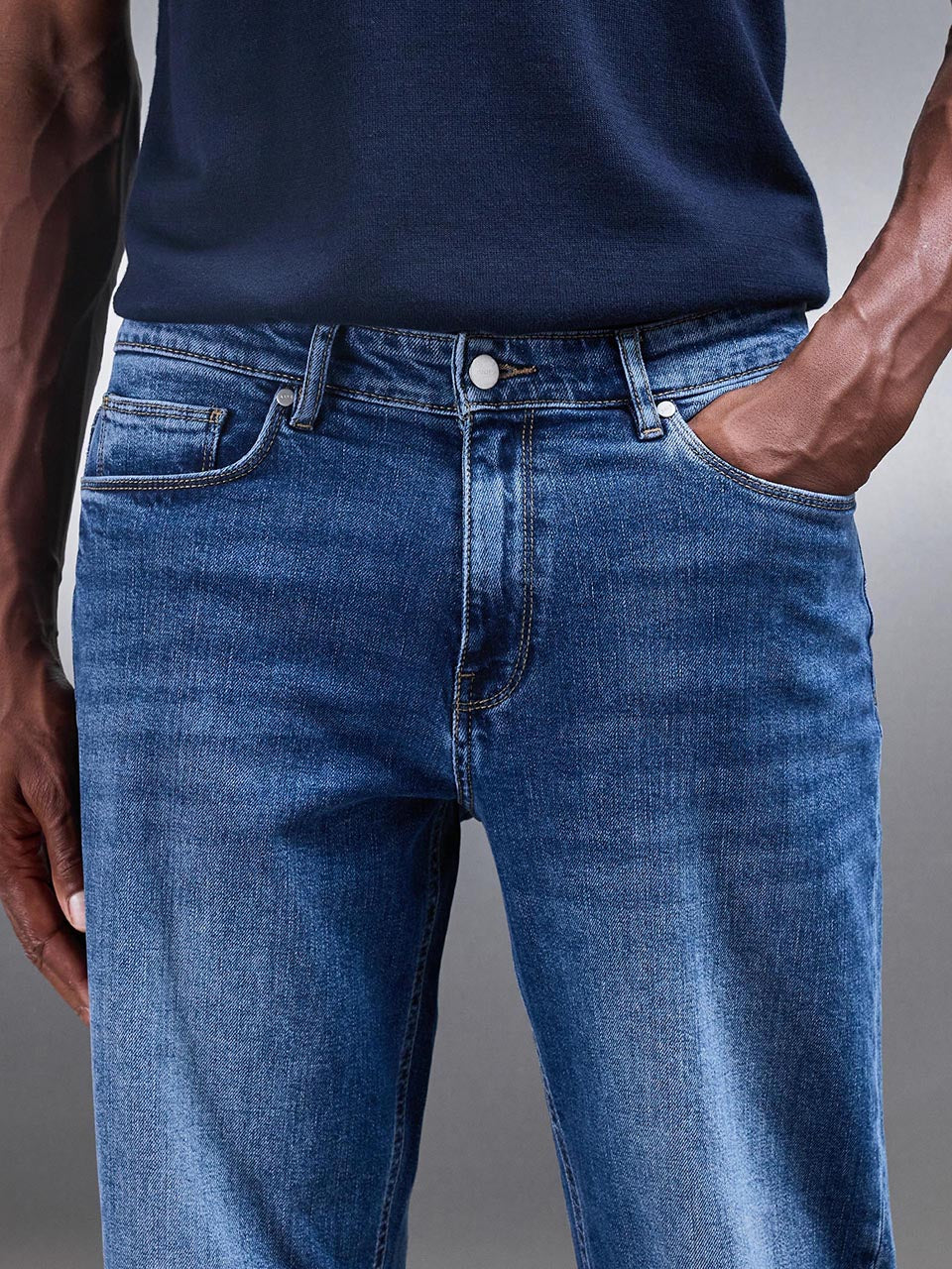Jean Droit en Denim Bleu Mi-Bleu pour Homme