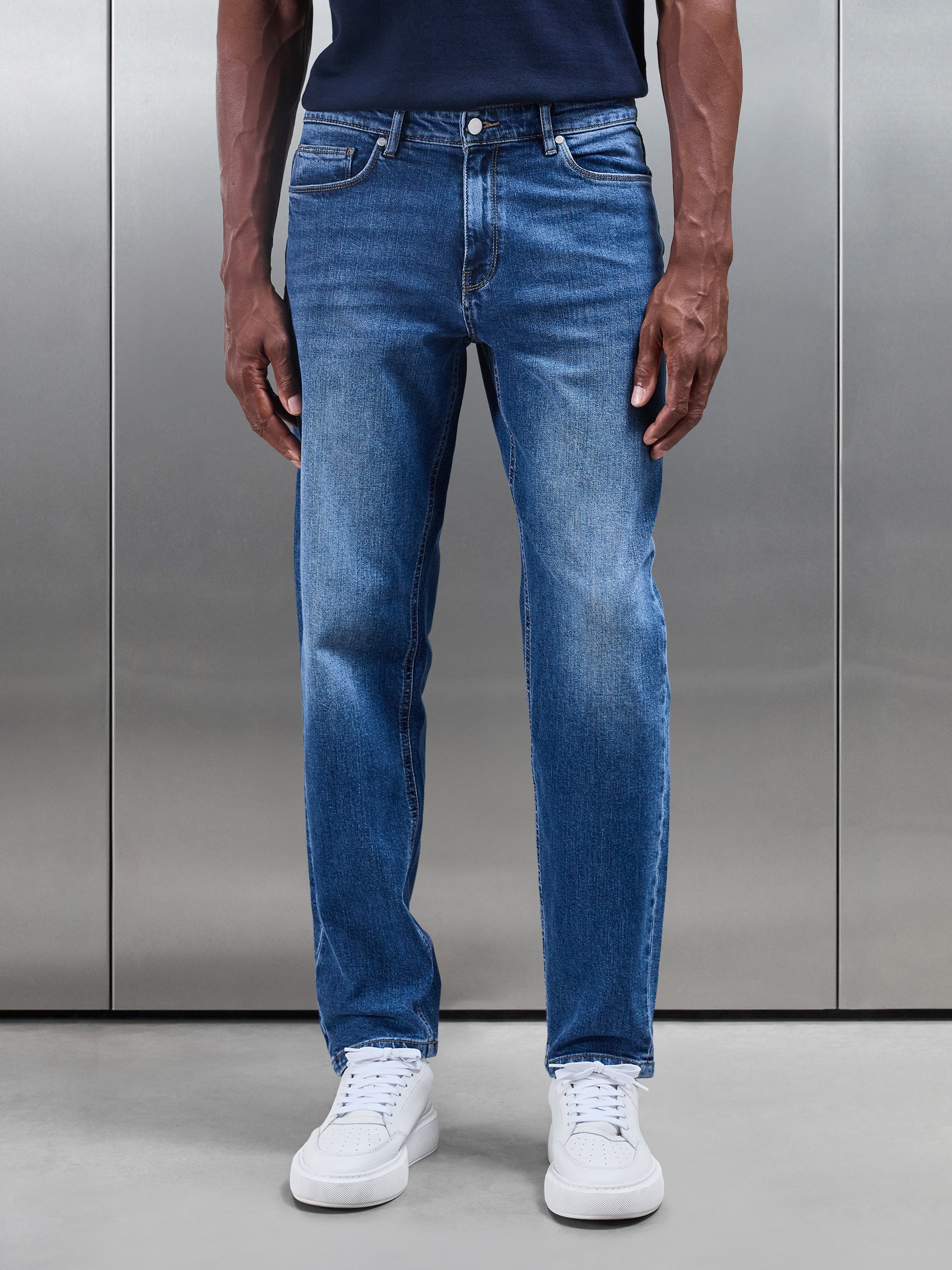 Jean Droit en Denim Bleu Mi-Bleu pour Homme