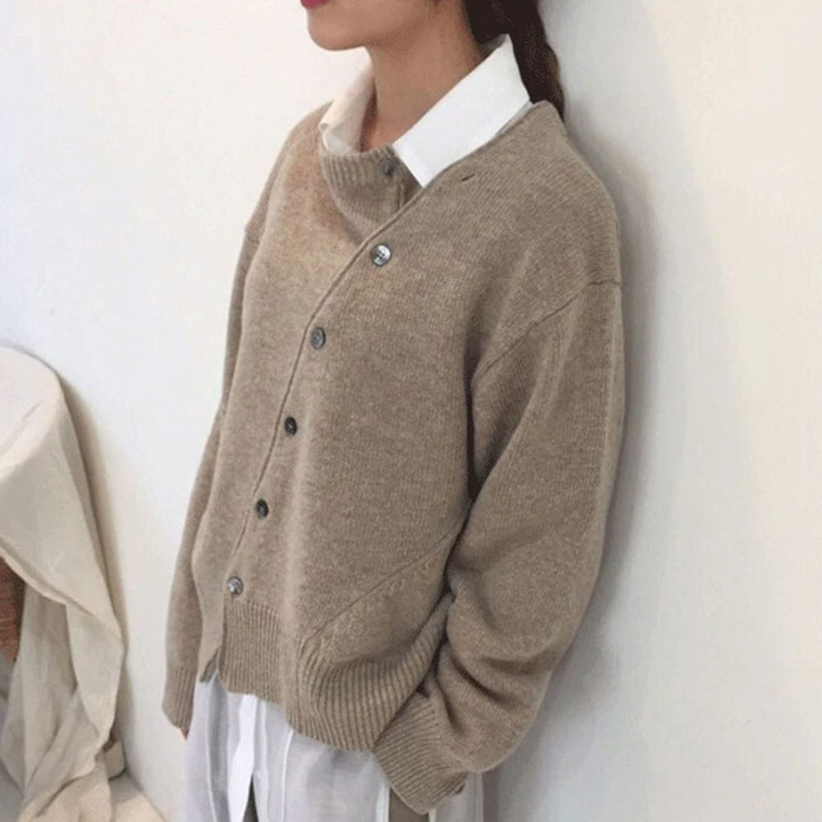 Pull Asymétrique à Boutons Femme