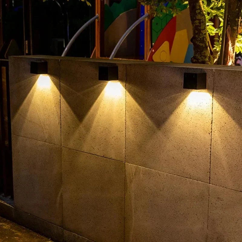 Appliques murales solaires LED cube – Éclairage extérieur étanche