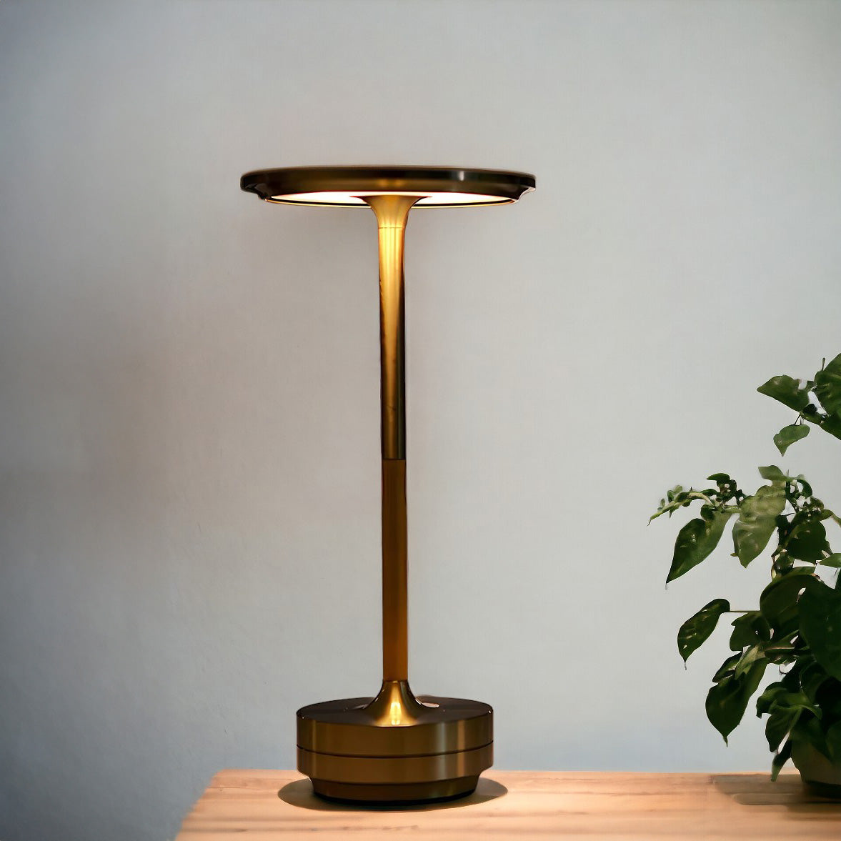 Lampe de Table Métallique Moderne